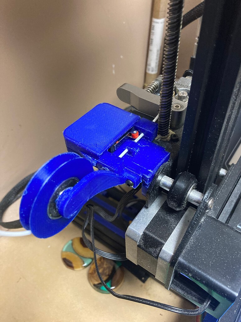 Ender 3/ Ender 3 Pro Filament runout detection with filament guide 3D